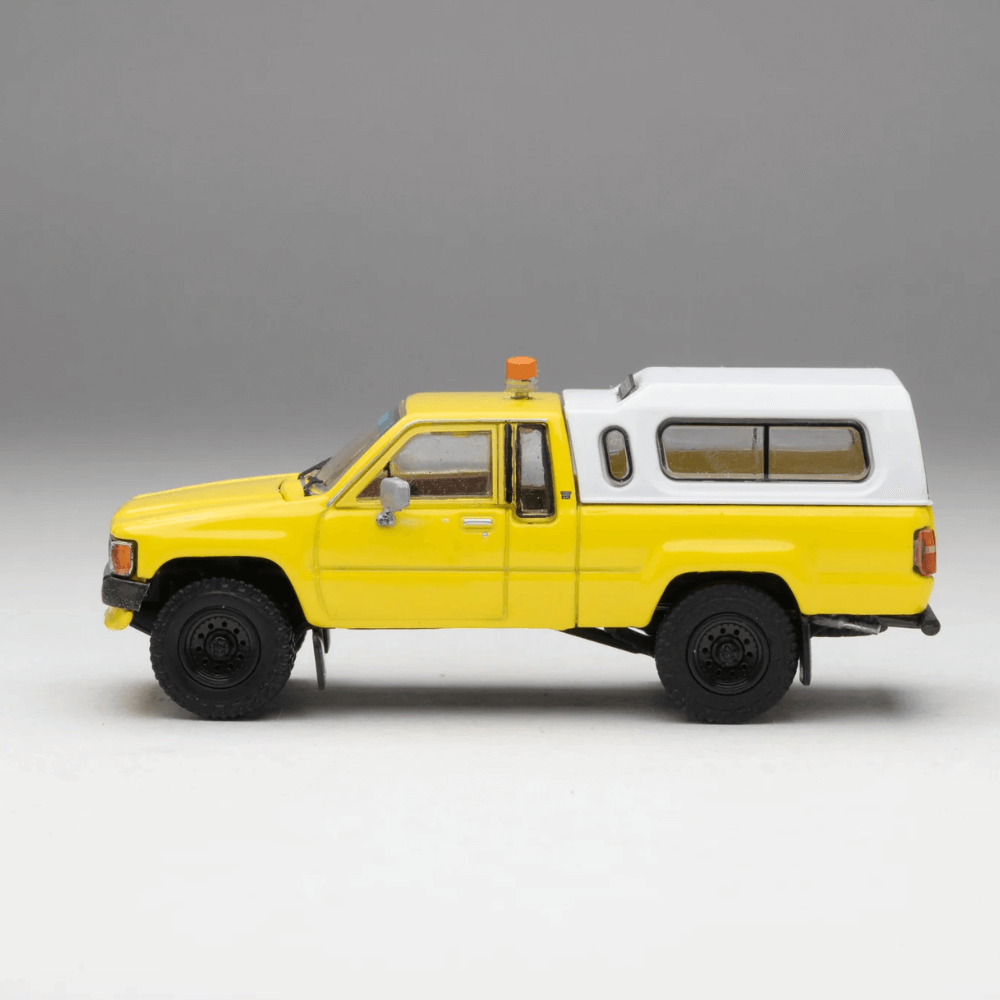 4x4 Work Truck Exclusive GCD 1/64 Fits Toyota Hilux Xtracab SR5